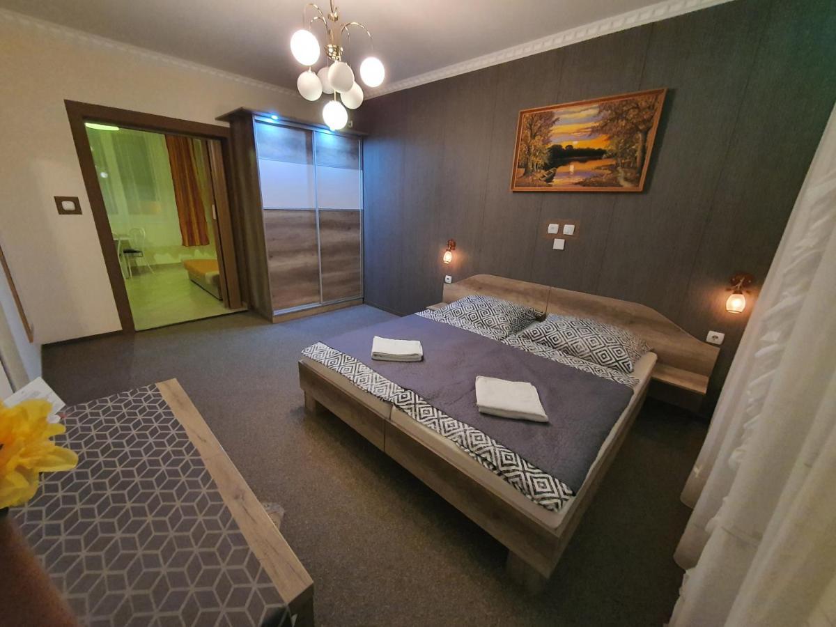 Szlavi Apartman บายา ภายนอก รูปภาพ
