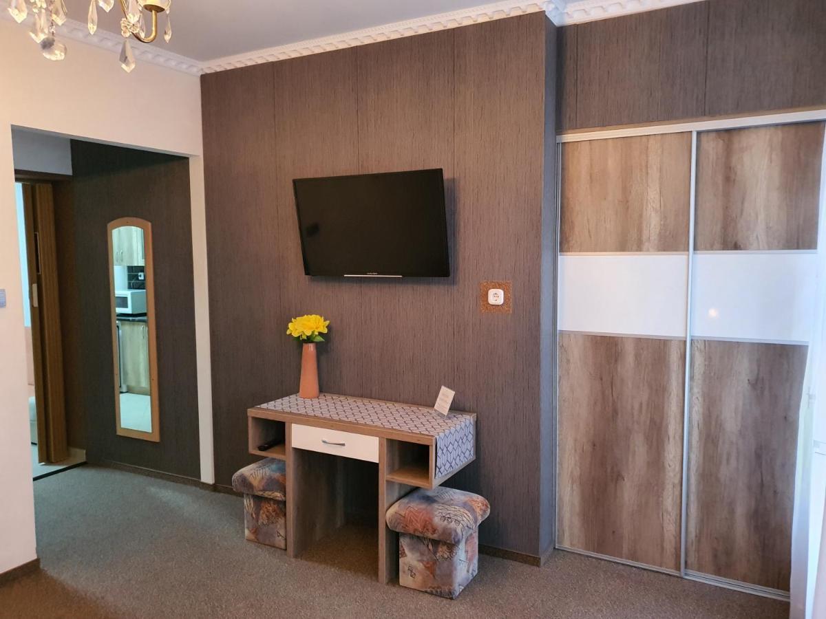 Szlavi Apartman บายา ภายนอก รูปภาพ