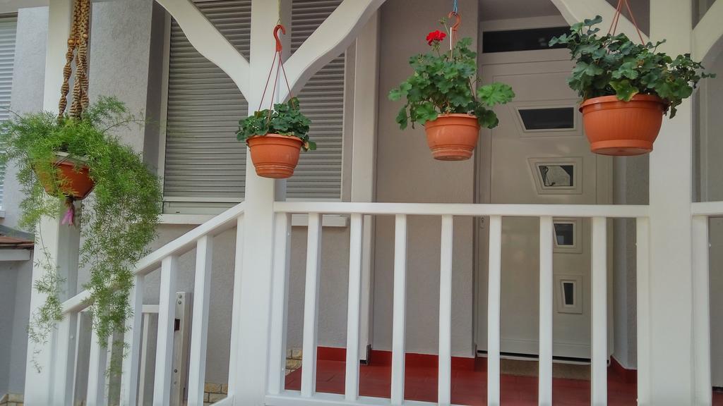 Szlavi Apartman บายา ภายนอก รูปภาพ