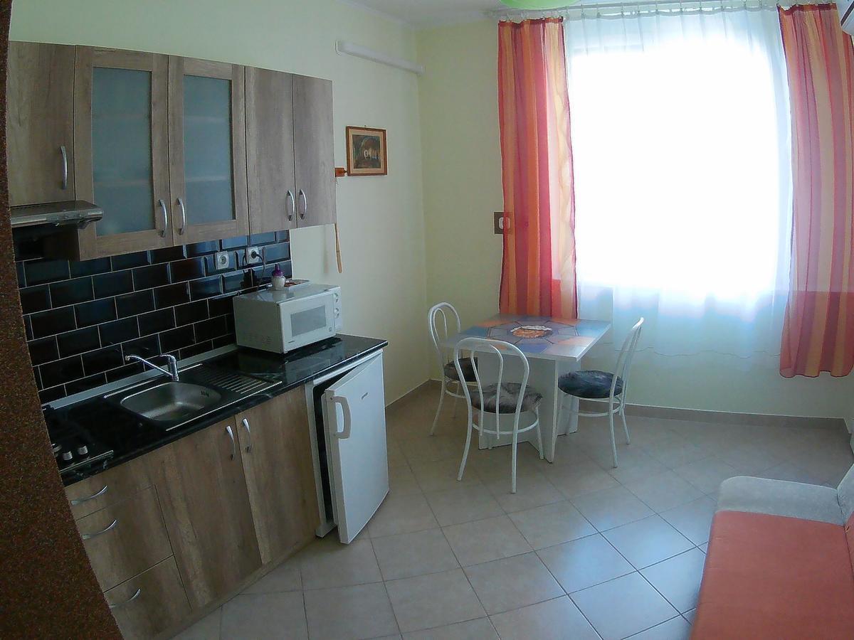 Szlavi Apartman บายา ภายนอก รูปภาพ